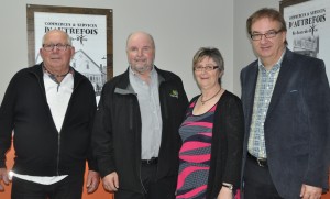 villa 3 Jean-Claude Caron, conseiller, Alain Bélanger, maire, Louiselle Rioux, conseiller, Daniel Dufour, directeur général de Saint-Jean-de-Dieu